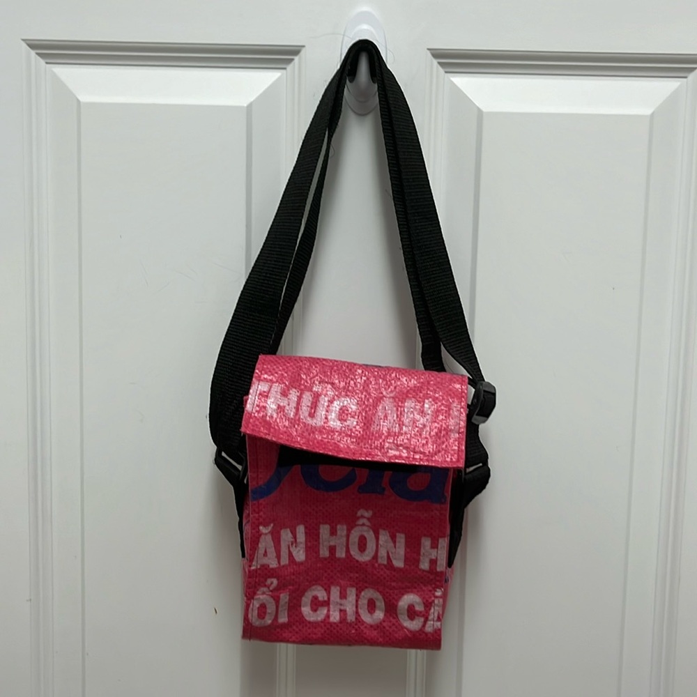 Gecko Traders Recycled Plastic Crossbody Bag Pink Vietnamese Feed Bag Upcycled